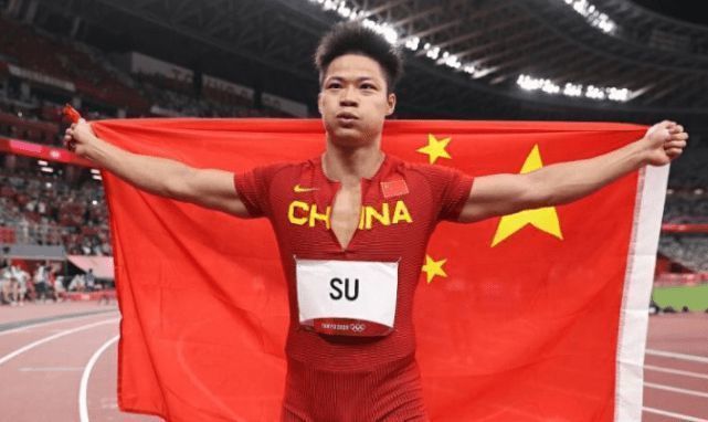 因此，在未来几周里，球员跟俱乐部的对话将会继续进行，并将逐渐一一达成一致。